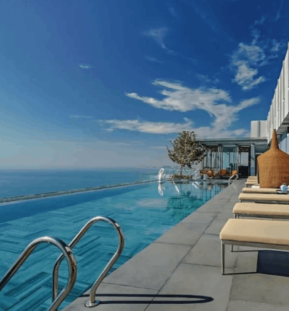 An exterior shot of the pool at Le Sands Oceanfront