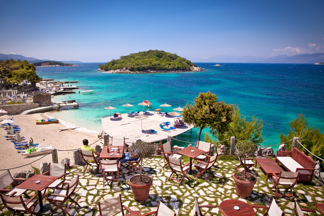 Ksamil, Arnavutluk'ta bir plaj