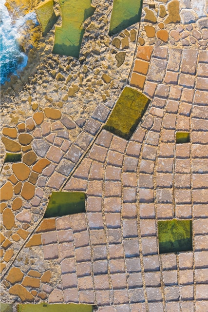 Les salines historiques de la baie de Xwejni, sur Gozo