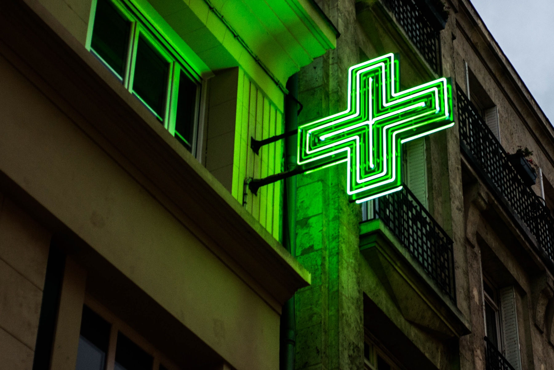 Quelques pharmacies en France proposent le test PCR