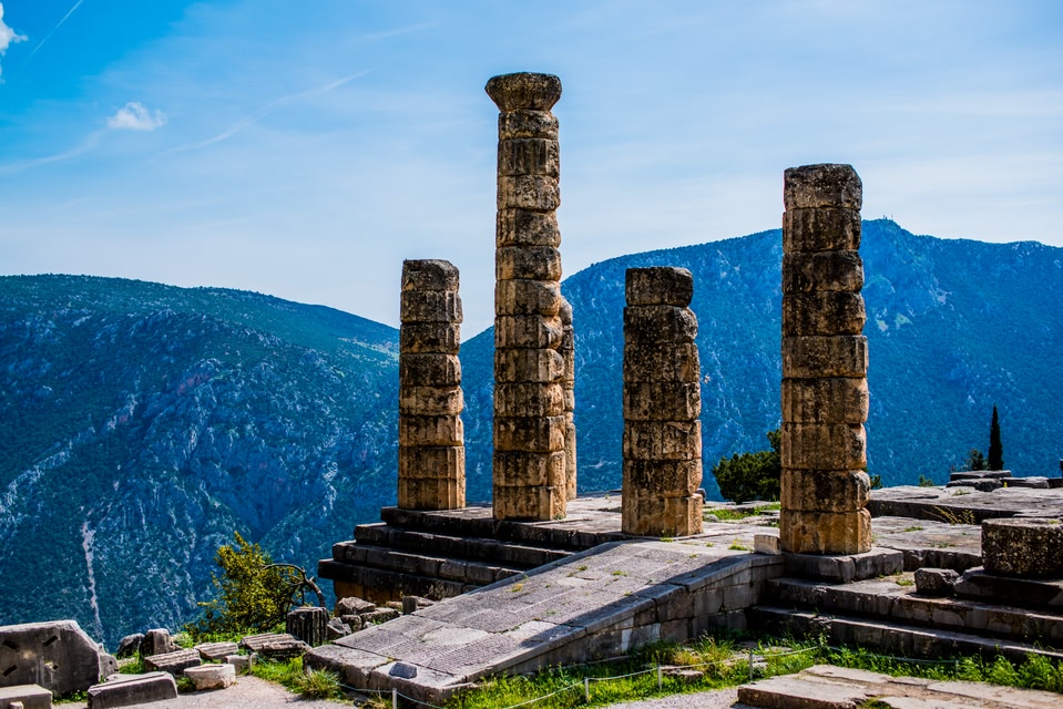 O Αρχαιολογικός Χώρος των Δελφών - 12 must στάσεις σε μια εκδρομή στον Παρνασσό