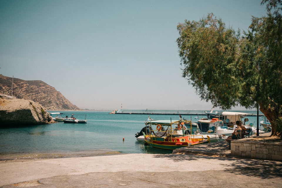Un'immagine di un porticciolo a Creta