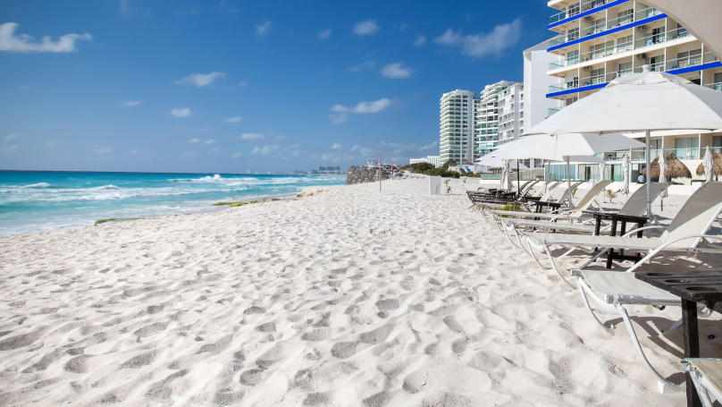 A beautiful beach front of the Playa Punta Nizuc during daytime