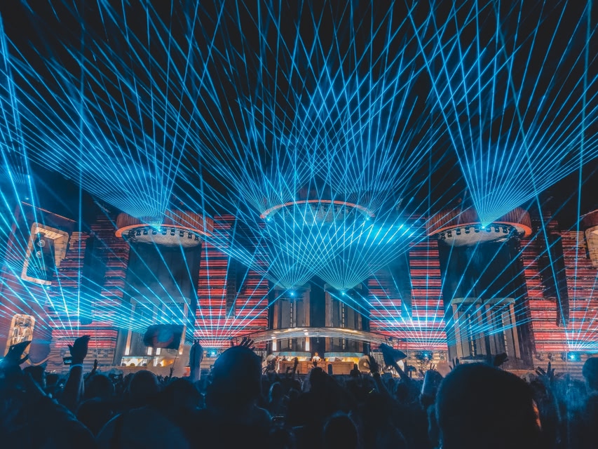 Seit 2015 zieht Parookaville Hunderttausende Fans der elektronischen Tanzmusik nach Weeze in Nordrhein-Westfalen