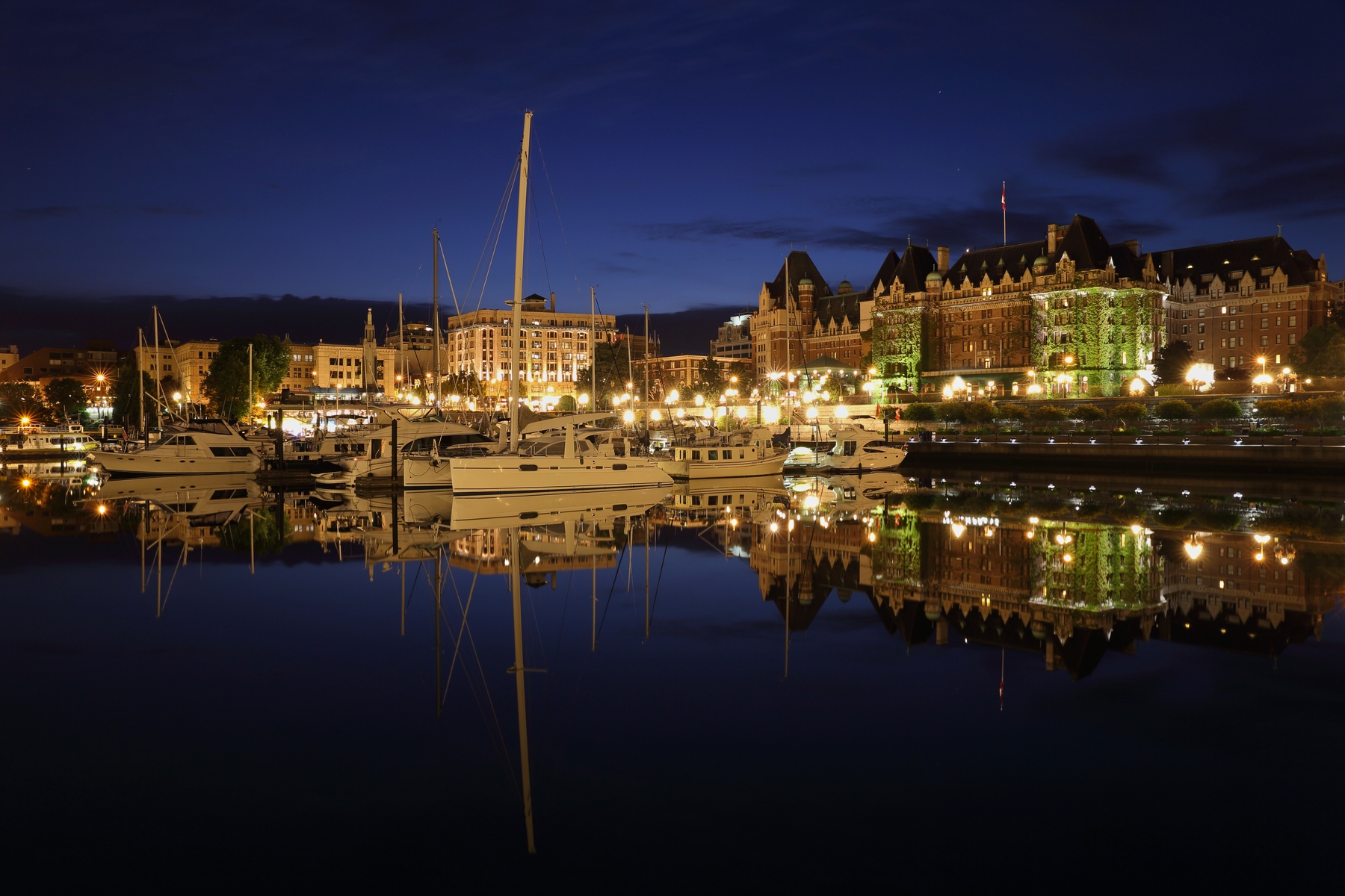 victoria bc harbour at night