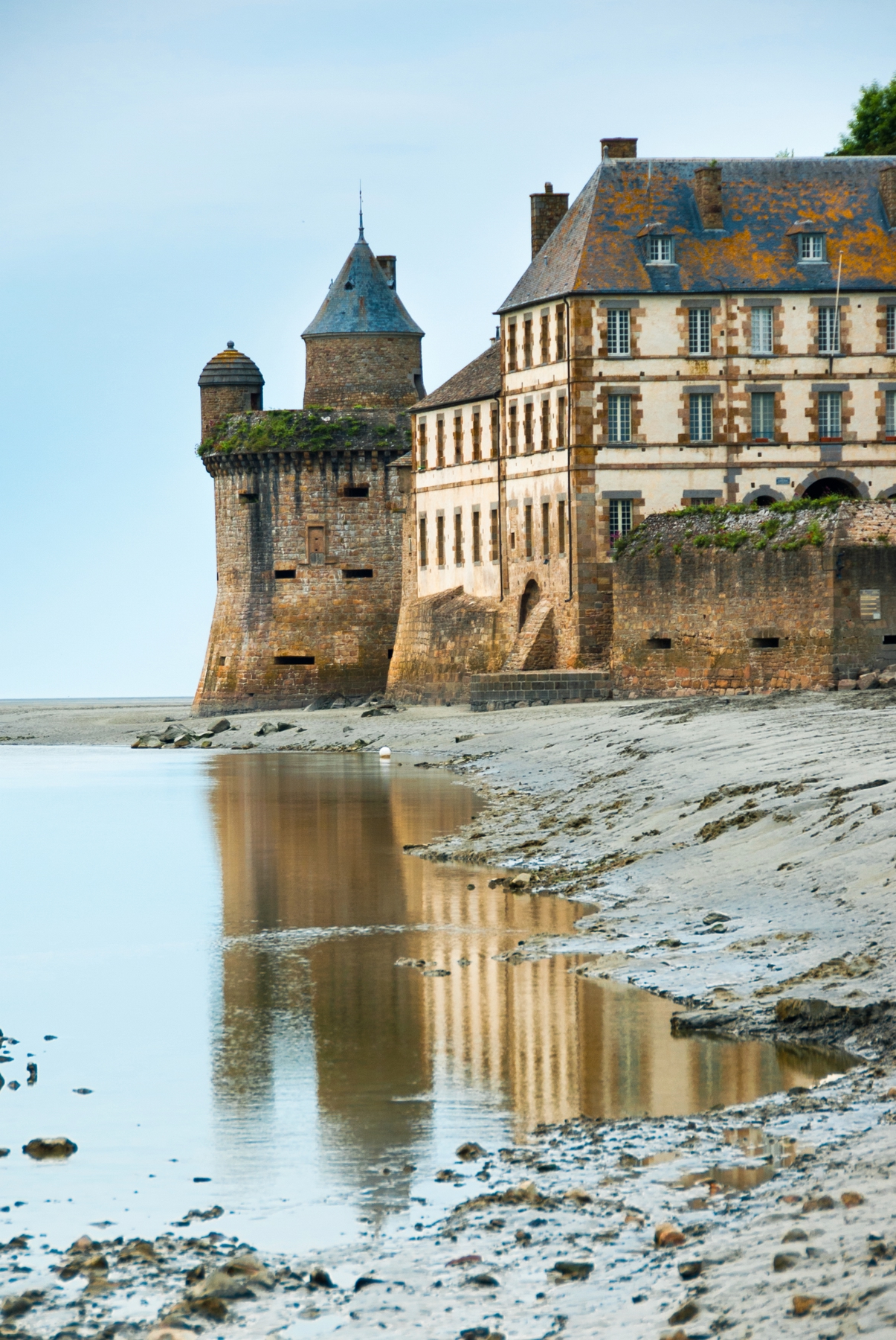 H παλίρροια στο Mont-Saint-Michel της Νορμανδίας