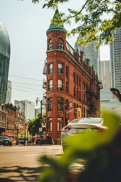 Building architecture in Toronto