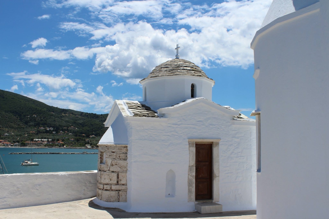 Εκκλησία στη Σκόπελο - πού να πάτε ταξίδι το Πάσχα στην Ελλάδα