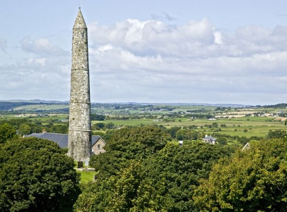 Obelisk in Waterford tagsüber
