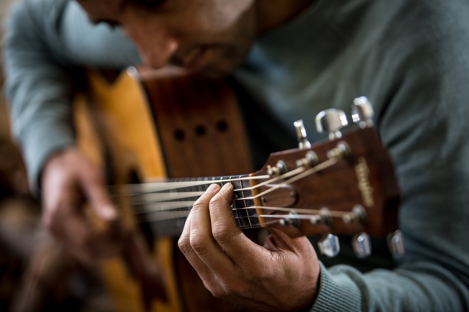 En el Museo del a Guitarra Española Antonio de Torres se puede escuchar y tocar diferentes guitarras.