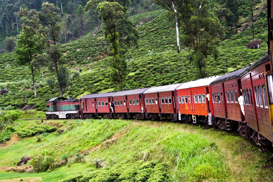 Train from Colombo to Ella