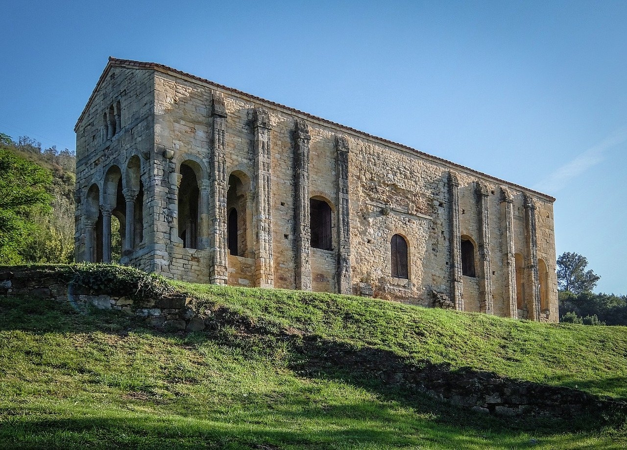Santa María del Naranco que ver en Oviedo