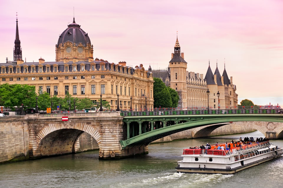 paris fransa
