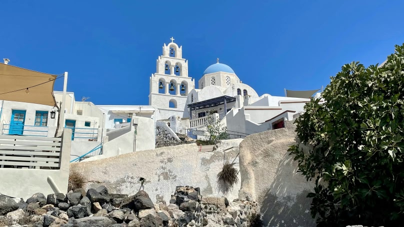 An image showing the architecture of Santorini