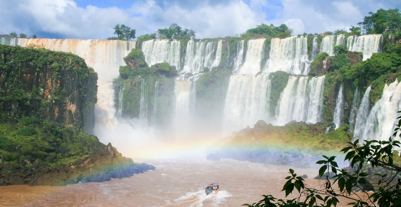 Regenbogen-Orte: Iguazú-Wasserfälle, Brasilien & Argentinien