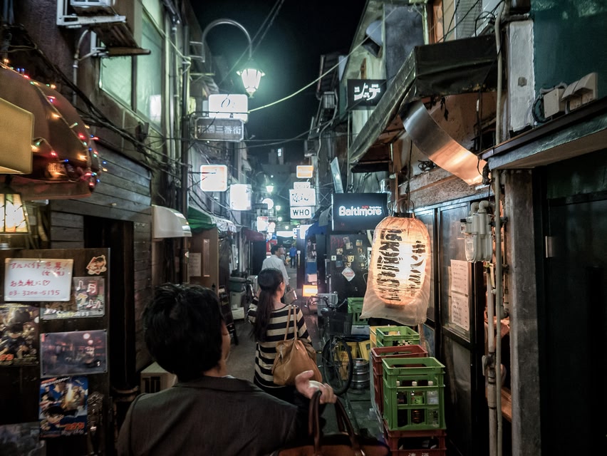 H γειτονιά Golden Gai με τα μπαρ σε μέγεθος μεγάλης ντουλάπας!