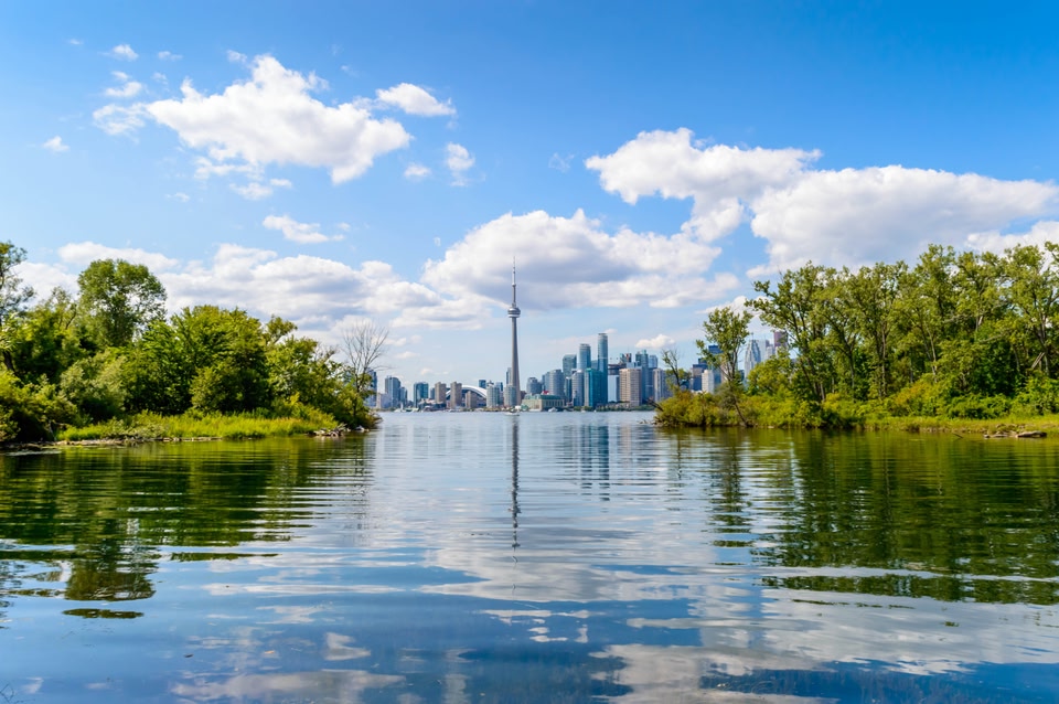 Tanie loty do Toronto zachęcają do podróży