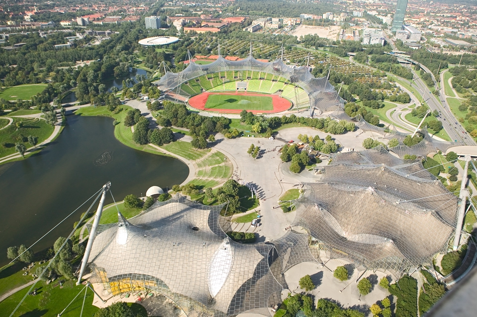 1972 Münih Olimpiyat Oyunları için düzenlenmiş olan Münih Olimpiyat Parkı