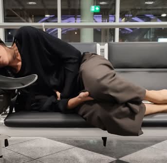 How to avoid airport queues