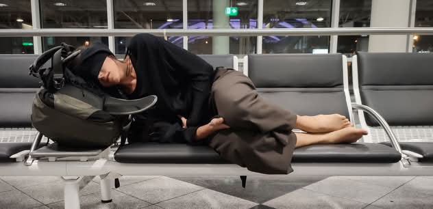 How to avoid airport queues