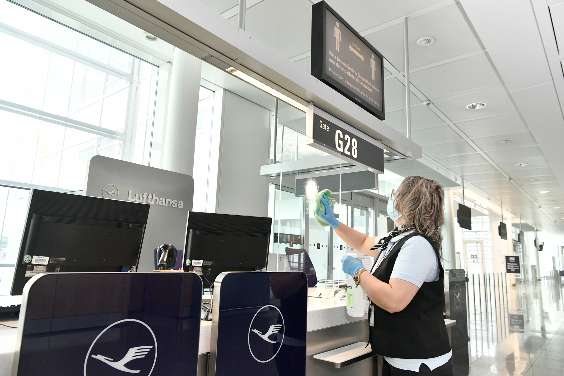 Limpieza sanitaria en aeropuerto