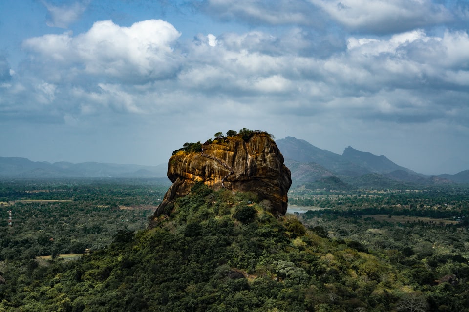 Sigiriya Lion Rock, een oude rotsvesting met een bijna 200 meter hoge rotskolom in Sri Lanka
