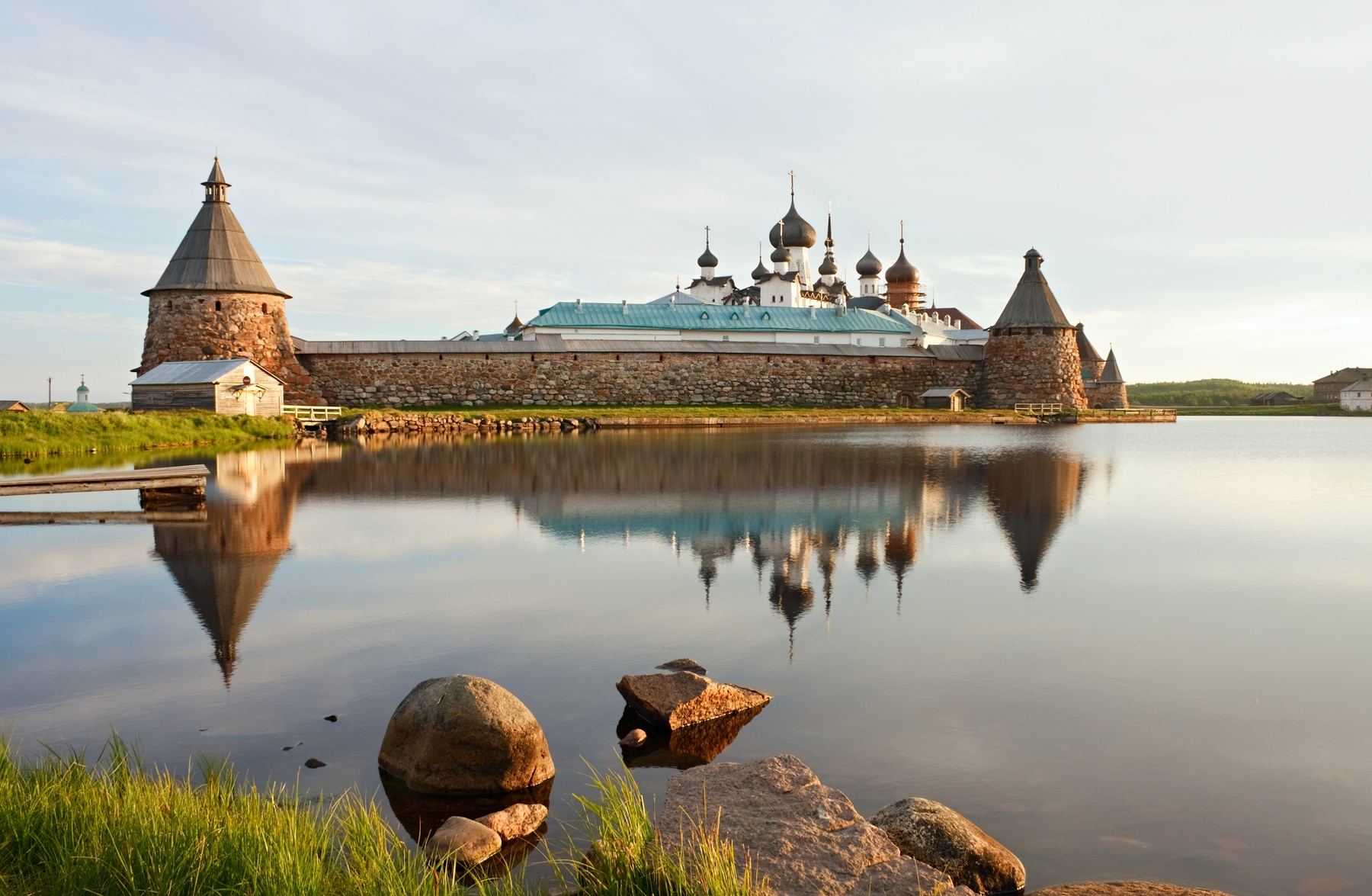 Красивые места в России. Монастырь на Соловках. Самые живописные святые места России