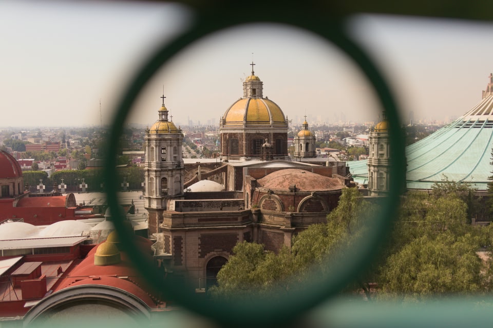 Image of Mexico City framed within a circle