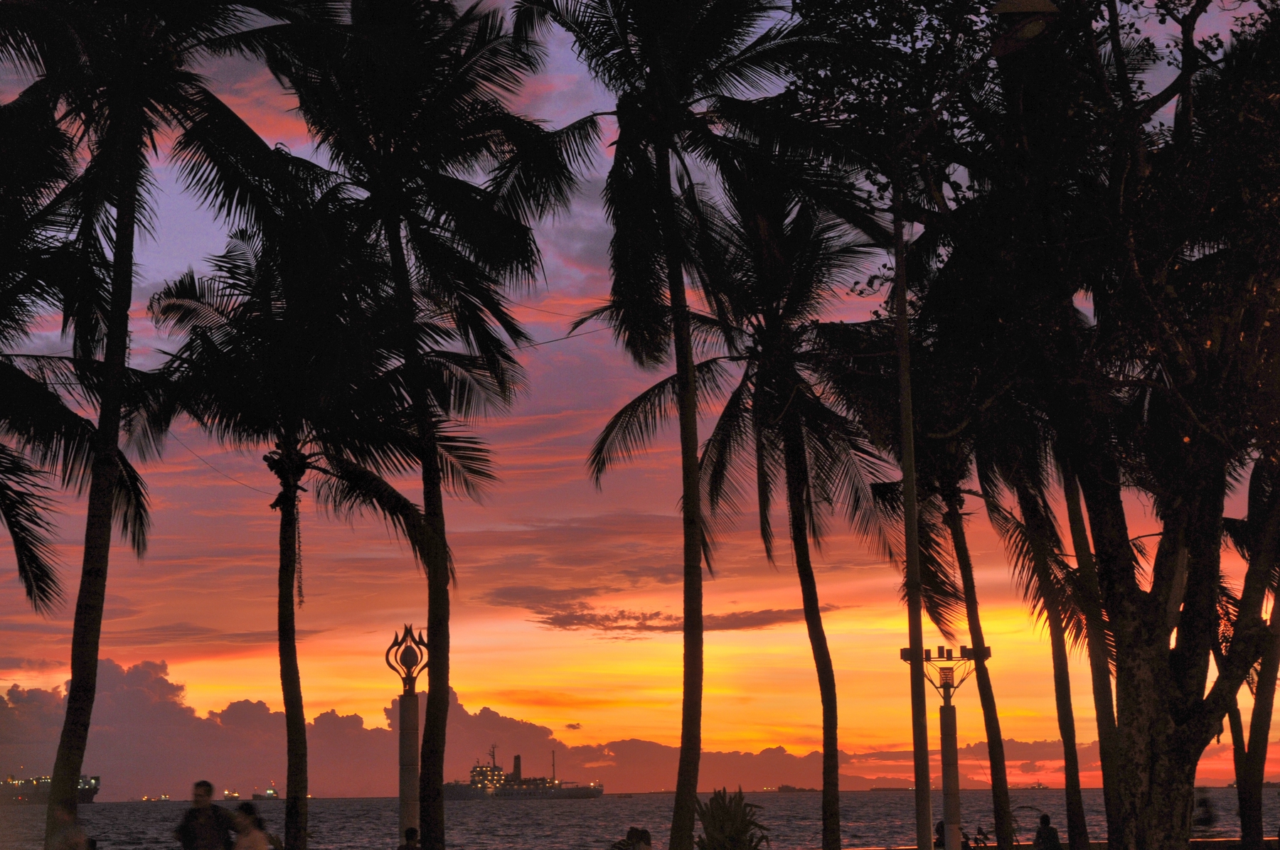 Manila Bay at sunset