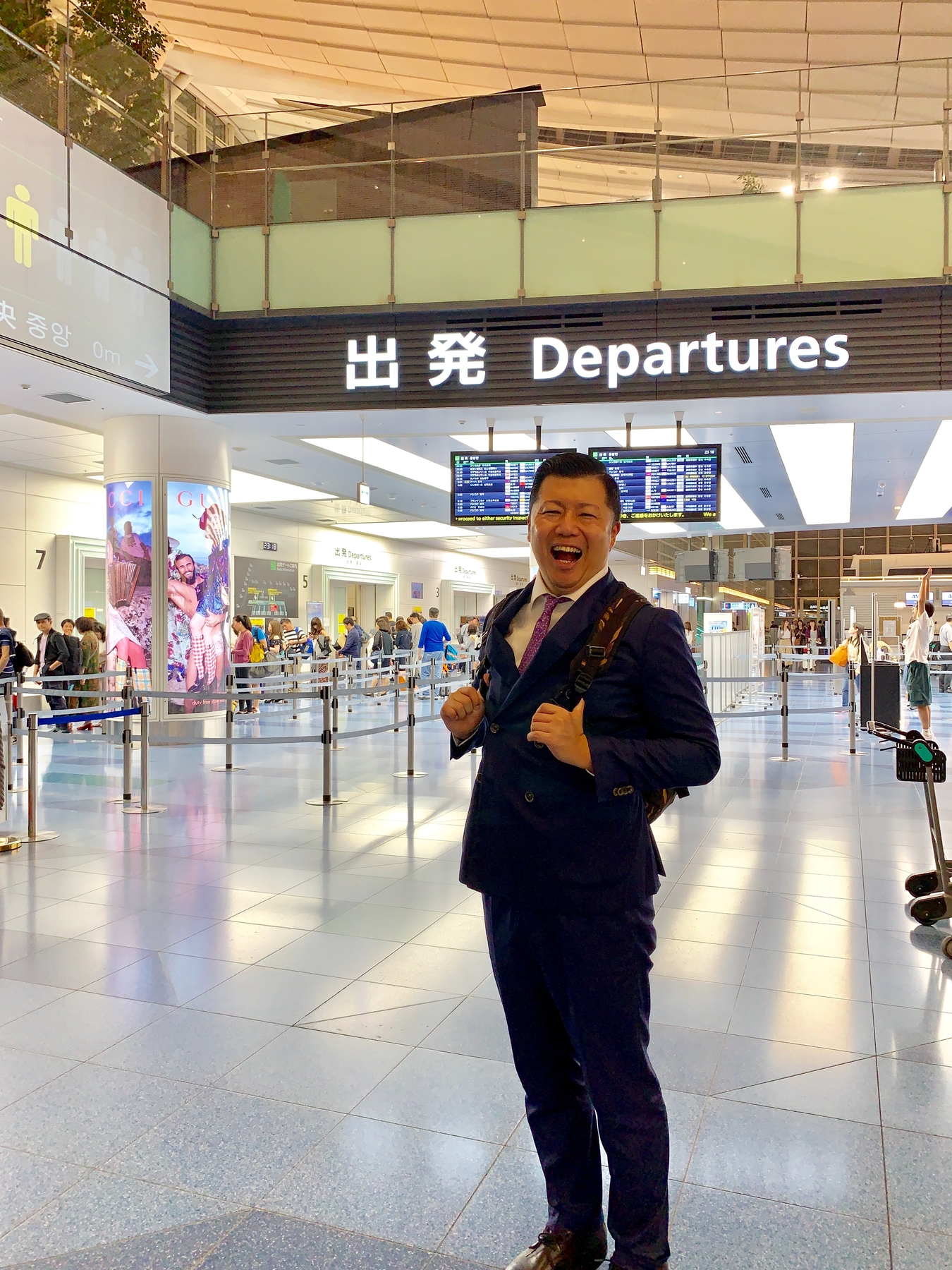 会社帰りそのまま空港へ リーマントラベラー