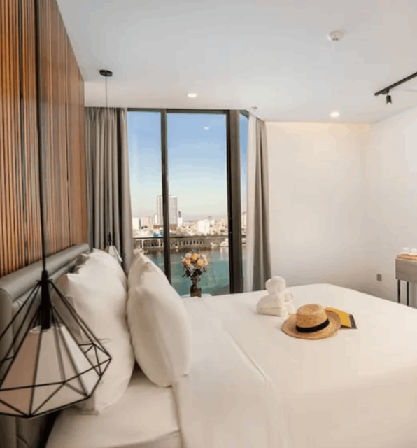 A picture of the interior of one of the rooms at Haian Riverfront Hotel. 