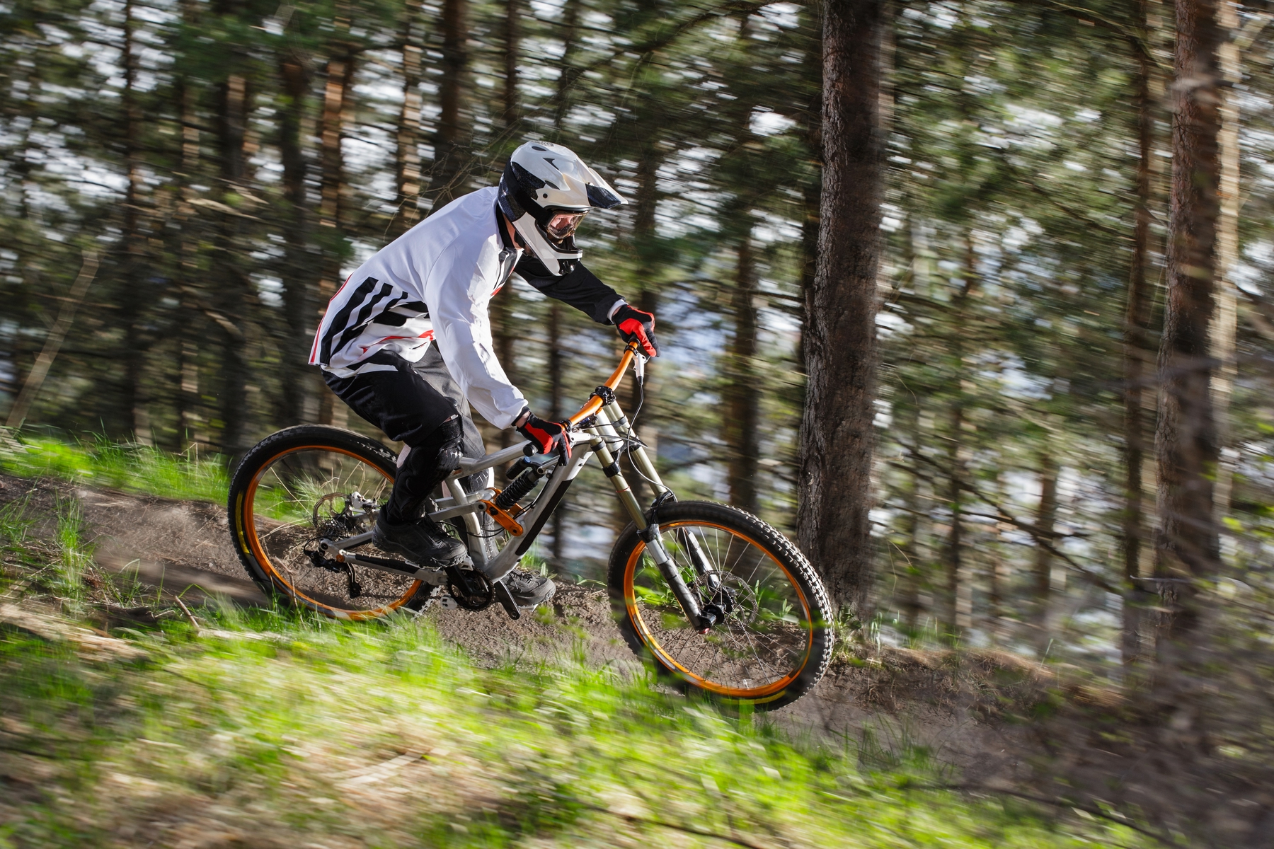 Downhill Mountainbiken in Südtirol, Italien