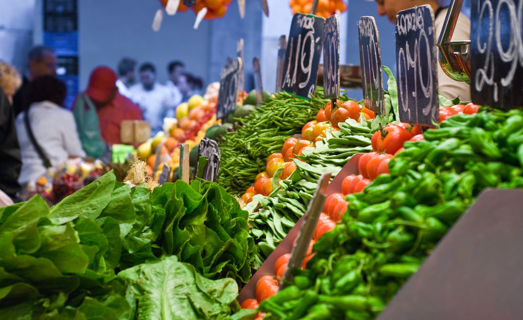 Ein Gemüsemarkt in Spanien