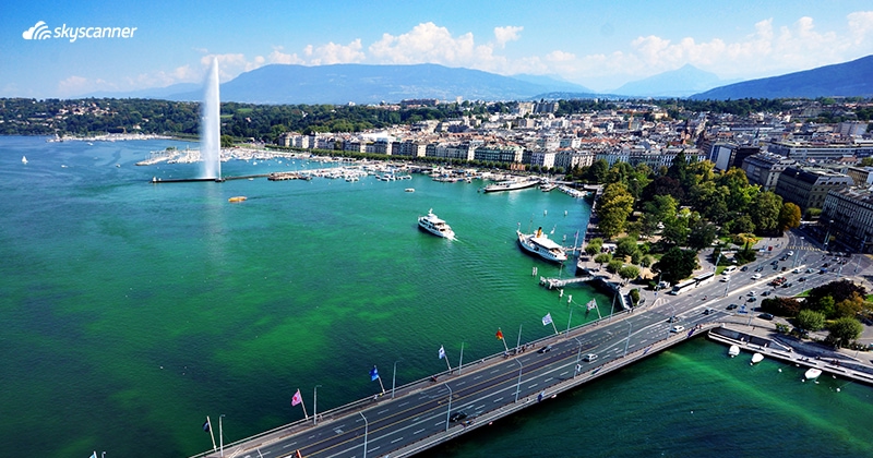 วิวเมืองและน้ำพุของทะเลสาบเจนีวา