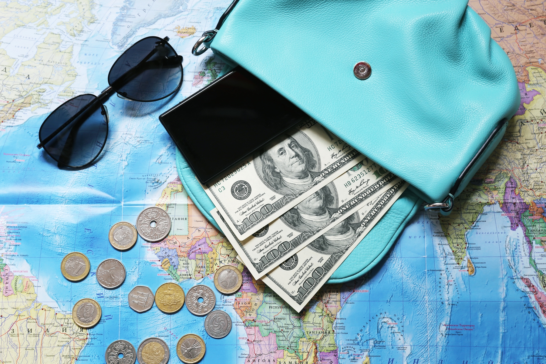 海外旅行 持ち物 現金
