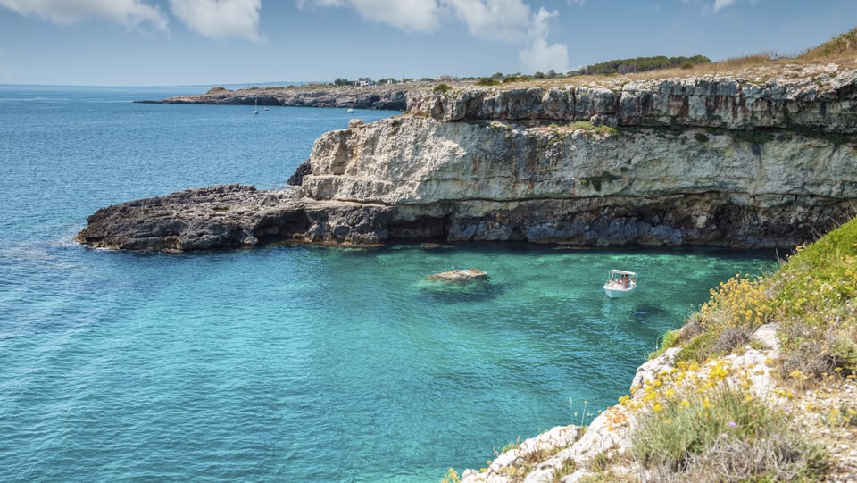 Immagine della riva della spiaggia di Porto Badisco