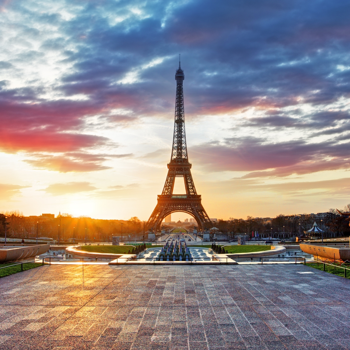 Hop-on hop-off tours in Paris, France