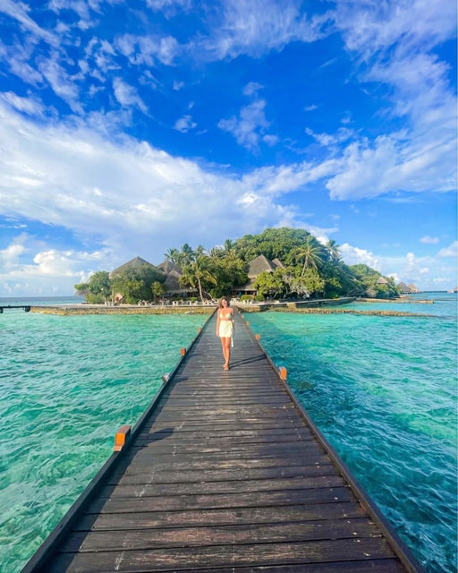une voyageuse aux Maldives