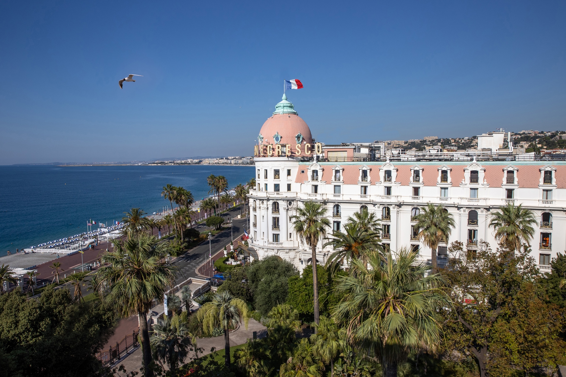 Le Negresco figure parmi les meilleurs hôtels de plage de luxe en France