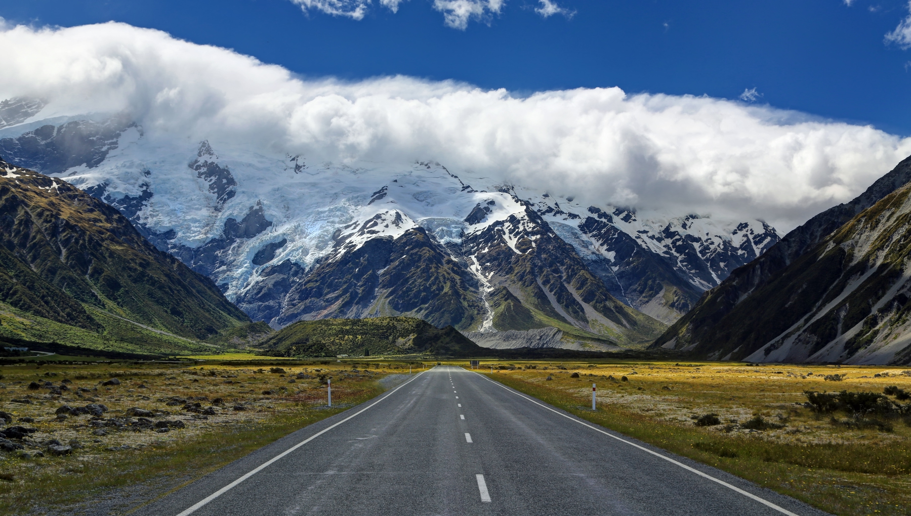New Zealand open now to Australian travellers; New Zealand road