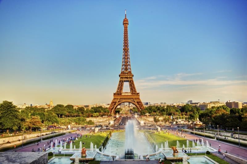 paris eyfel kulesi