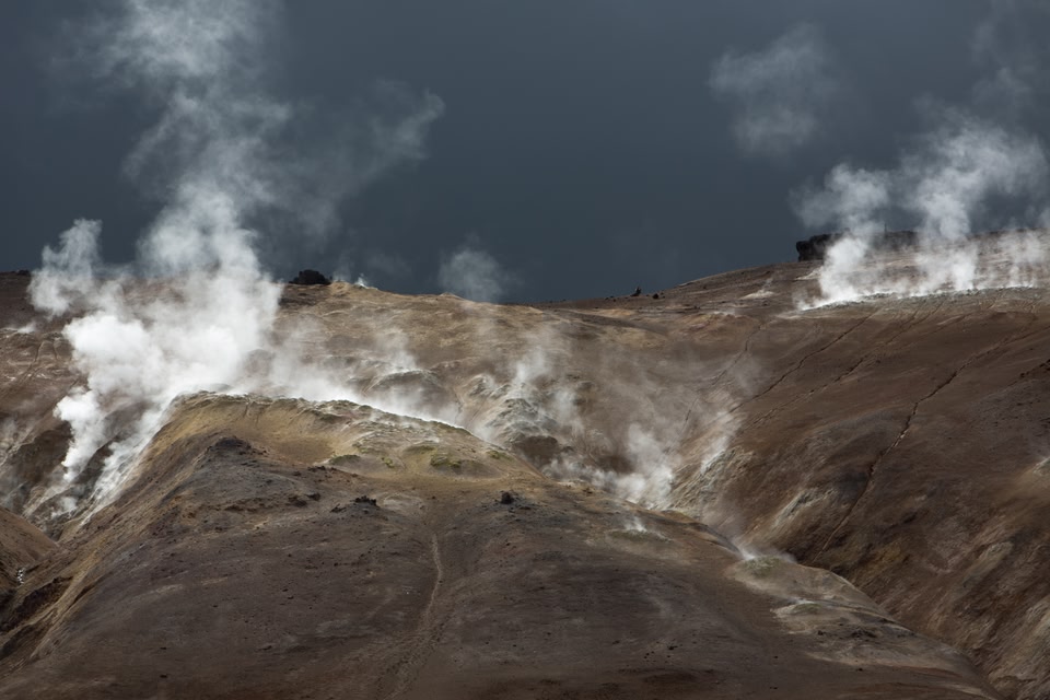 Dampfende Geothermalfelder