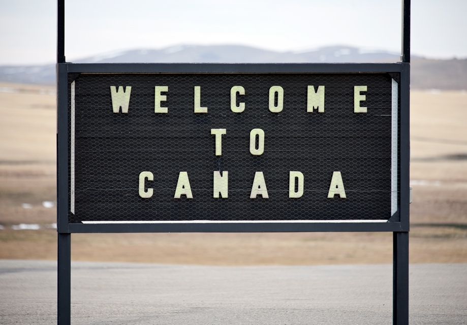 welcome to canada sign