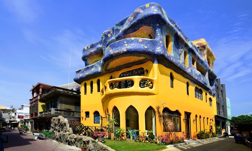 小琉球星月旅店融合西班牙的熱情活力與慵懶自在