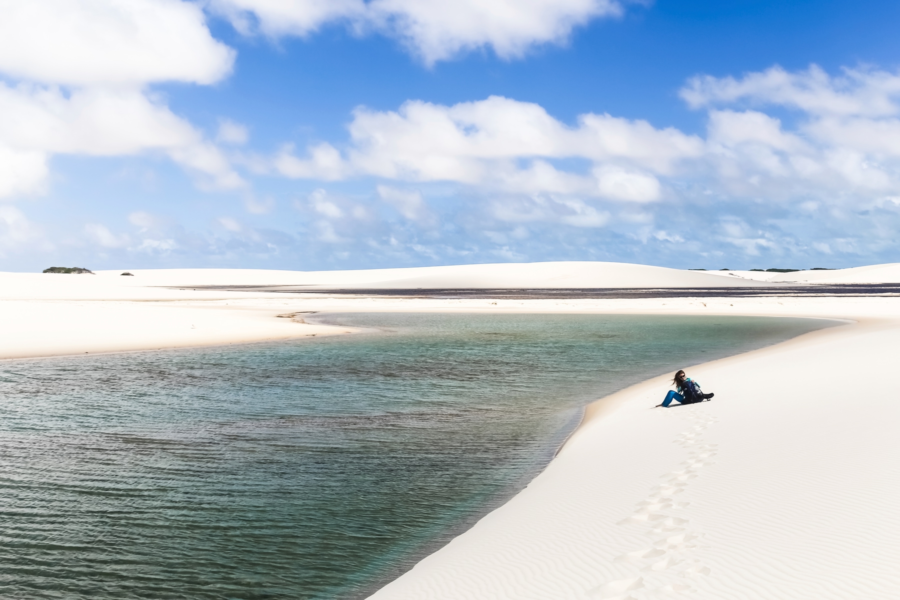 Dunas e lagoas no Parque Nacional dos Lençóis Maranhenses, destino para ser visitado nas férias de julho.