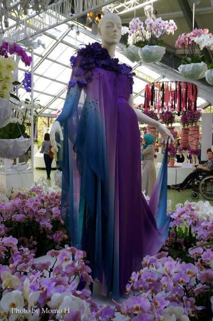 ビアトリクス（Beatrix）エリア - ドレスを花で飾った人形