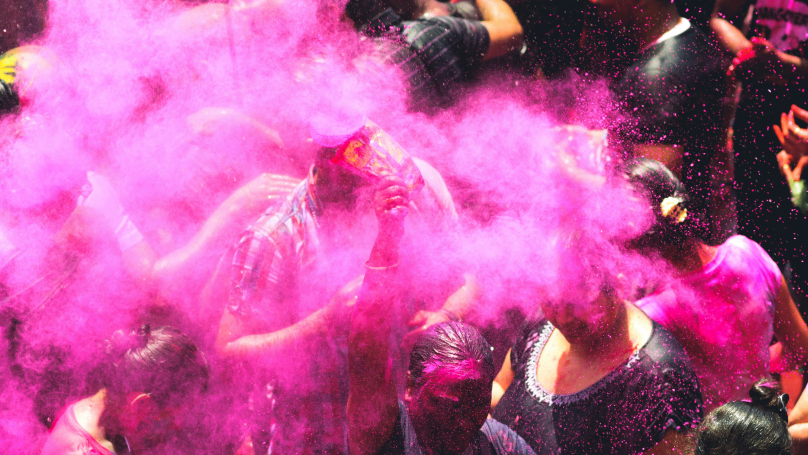 People throwing