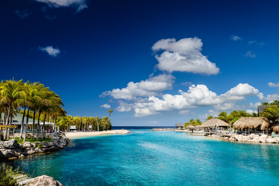 Die besten Yoga-Reiseziele Europas: Scheveningen & Curaçao, Niederlande & Überseegebiete