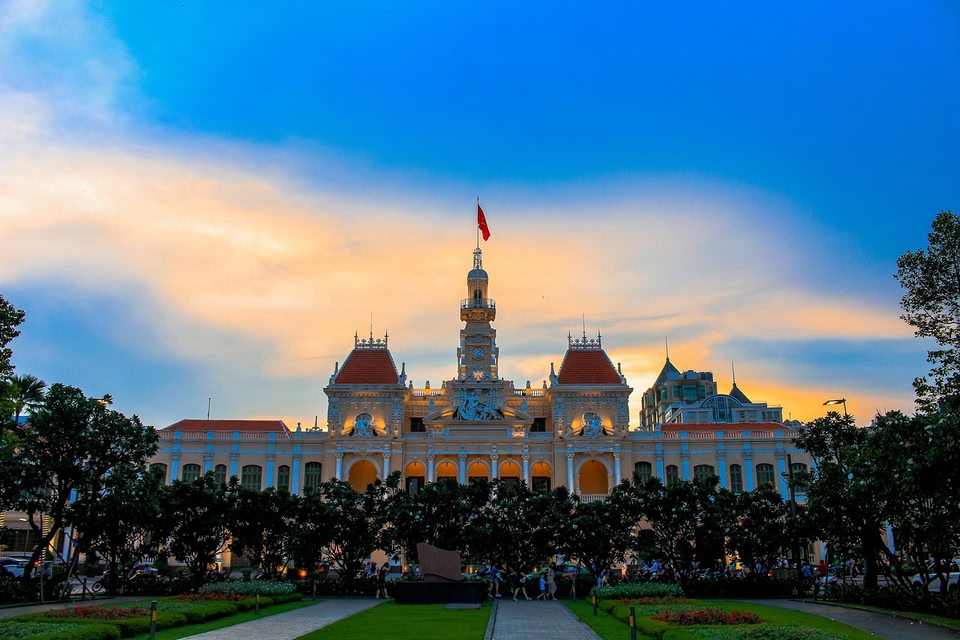 ho-chi-minh-city-hall-vietnam